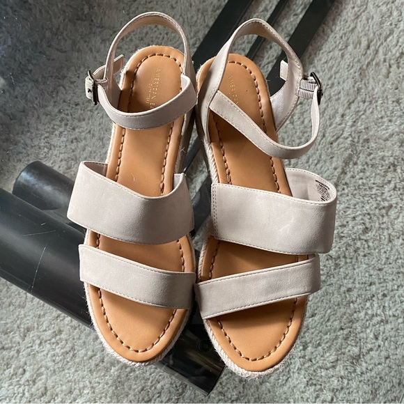 Tan Wedges. - Picture 2 of 2